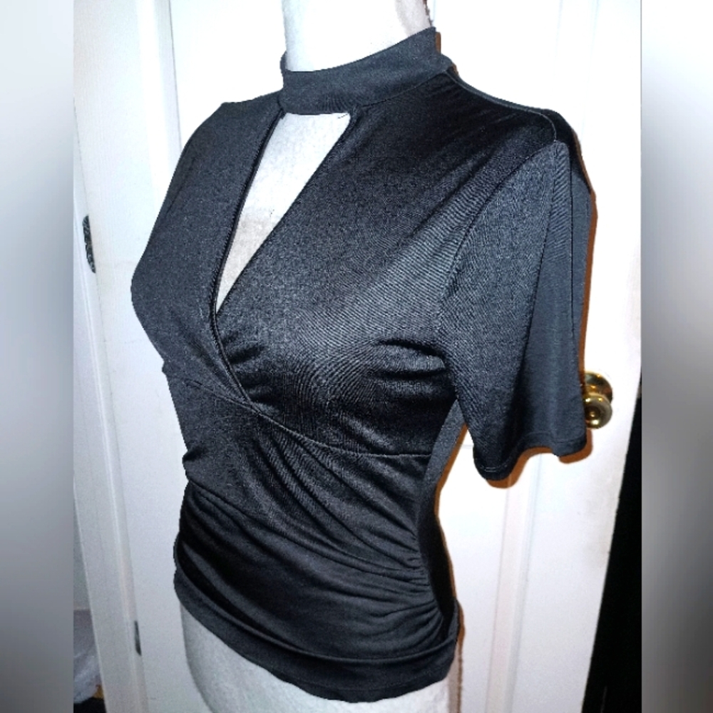 Elegant Black Keyhole Women's Top By No Boundaries Size L